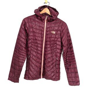 The North Face Women's Burgundy Puffer Jacket S
